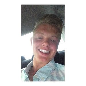 Meet your Posher, Cameron